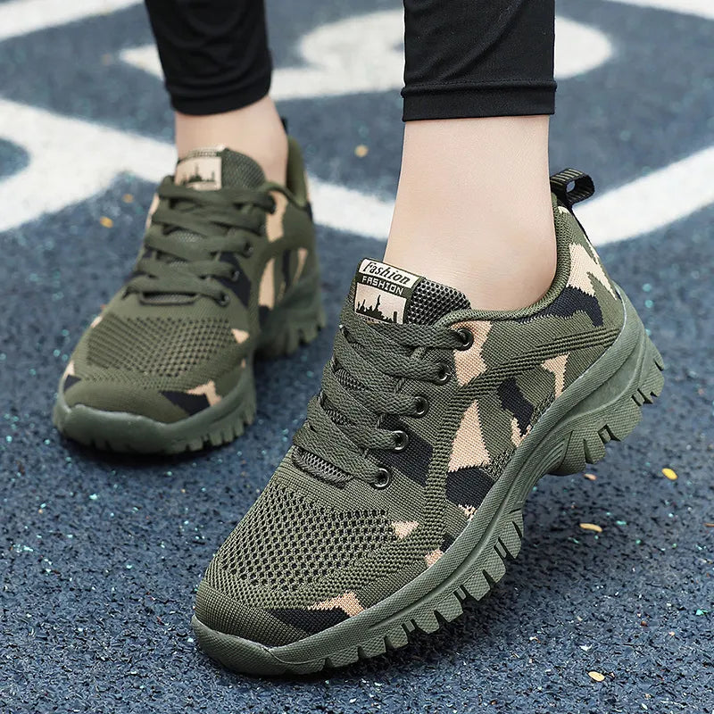 Atmungsaktive Camouflage-Sneaker