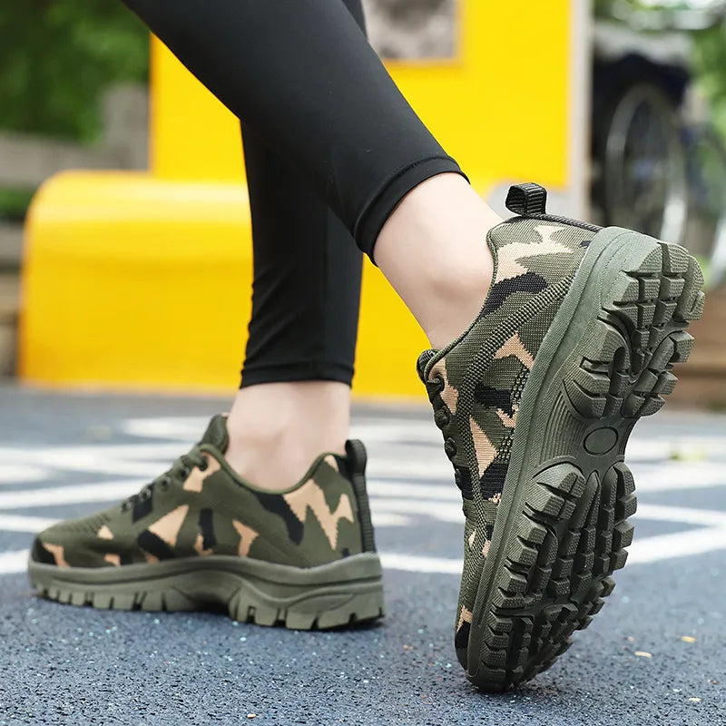 Atmungsaktive Camouflage-Sneaker